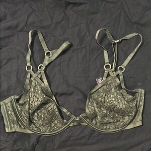 Victoria’s Secret Very Sexy Unlined Lace Plunge Bra - 36D Olive Green